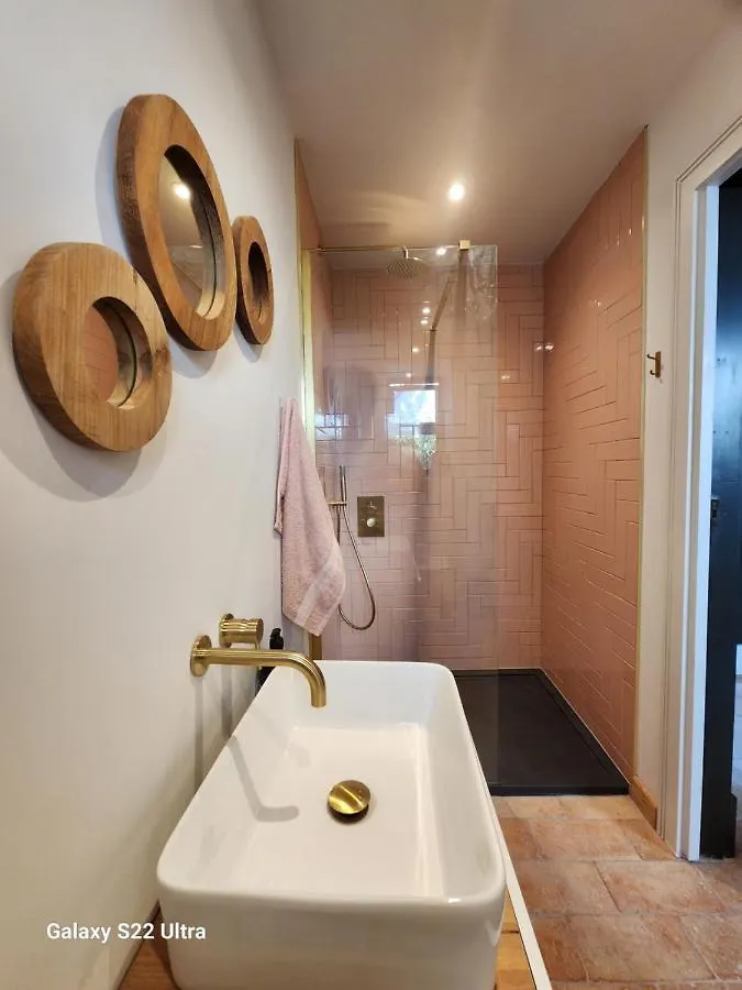 Guest house La Casa Rosa Cheltenham - Free Parking Close To Racecourse