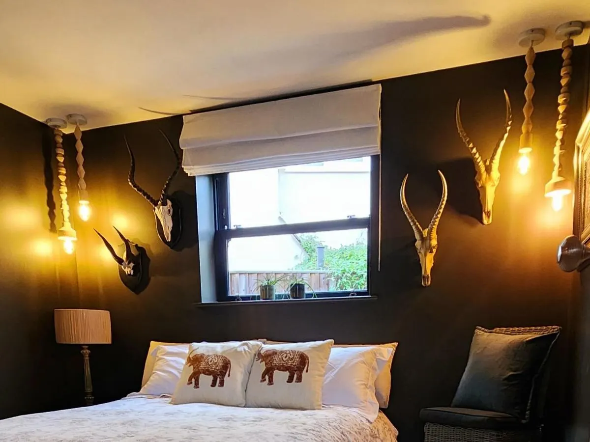 Guest house La Casa Rosa Cheltenham - Free Parking Close To Racecourse