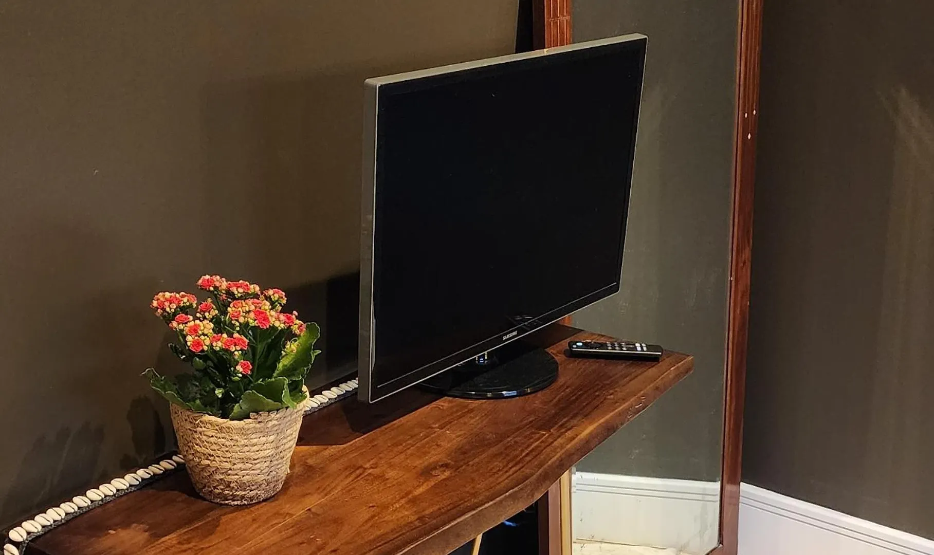 La Casa Rosa Cheltenham - Free Parking Close To Racecourse Guest house